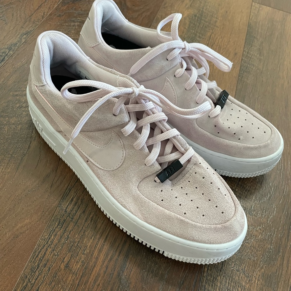 Nike Air Force 1 Pixel